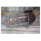 EXPLOSION PROOF LIGHT FIXTURE