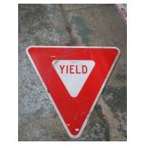 YIELD STREET SIGN -- 29"