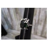 STERLING SILVER RING W/ GREEN STONE -- 3.6gms