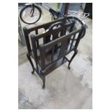 VINTAGE MAGAZINE / NEWSPAPER RACK