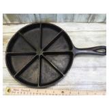 CAST IRON CORNBREAD SKILLET