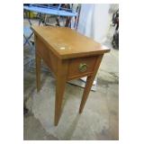 MAPLE END / LAMP TABLE