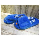 UGG SLIPPERS -- 3