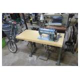 COMMERCIAL SINGER SEWING MACHINE
