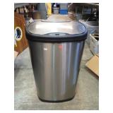 AUTOMATIC TRASH CAN