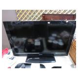 APEX 32" TV -- WORKS -- NO REMOTE