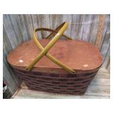 VINTAGE REDMON PICNIC BASKET