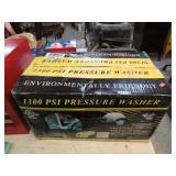 (NOS) 1300 PSI PRESSURE WASHER