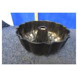 BUNT CAKE PAN