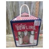 FESTIVE BOWLING FUN GAME