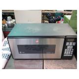 SPACEMAKER II MICROWAVE OVEN