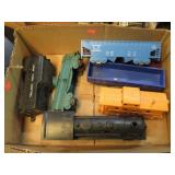 MARX WIND-UP MODEL TRAIN ENGINE & CARS