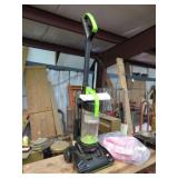 BISSELL COMPACT VACUUM CLEANER