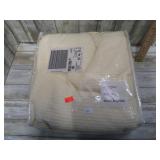 BLANKET / MATTRESS PROTECTOR ?