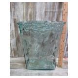 ART GLASS VASE