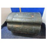 HAMMERED BRASS DECORATED TRUNK