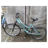 GREEN HUFFY 24" 18 SPD GIRL