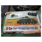 1:35 JS-2M SOVIET TANK MODEL