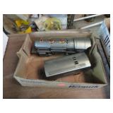 PRE-WAR LIONELL TIN MODEL TRAIN ENGEINE & TENDER