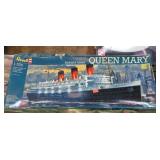 1:570 QUEEN MARY SHIP MODEL