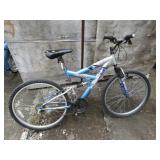 BLUE / SILVER 26" NEXT 18 SPD GIRL