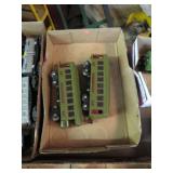 PRE-WAR LIONELL TIN MODEL TRAIN PASSENGER CARS