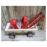 BUDDY L STEERABLE WRECKER TRUCK
