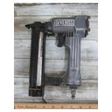 DEVILBISS PHEUMATIC BRAD NAILER