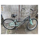 GREEN / BLACK GIRLS CRUISER BIKE -- FAIR