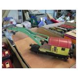 PRE-WAR LIONELL TIN CRANE TRAIN CAR -- NICE