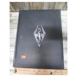 SKYRIM GAMING ART BOOK