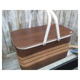 VINTAGE PICNIC BASKET