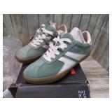 NATURALIZER SHOES -- 6M