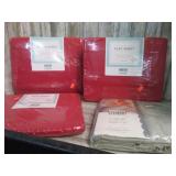 4-- MARTHA STEWART TWIN FLAT SHEETS