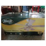 HUNTER 44" CEILING FAN & LIGHT KIT (missing shade)