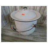 ENAMELWARE CHAMBER POT