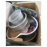 CAKE PANS & DECORATING TIPS