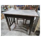 VINTAGE WEARTHERED MISSION OAK DESK / TABLE