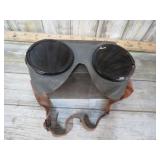 VINTAGE MILITARY SUNGLASSES / GOGGLES