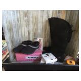 AIRWALK SLIPPERS & BOOTS - 10 & PANTY HOSE - D