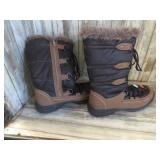 TOTES SNOW BOOTS -- 10