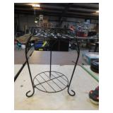WIRE PLANT STAND