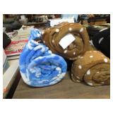 3-- FLEECE THROW BLANKETS