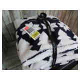 VERA BRADLEY 72" X 50" THROW BLANKET