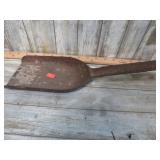 CAST IRON ASH SHOVEL