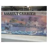 SEALED 1:720 U.S. NAVY ASSAULT SHIP MODEL