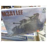 SEALED 1:35 M3A1 LEE TANK MODEL