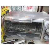 BLACK & DECKER TOASTER OVEN W/ AIR FRY
