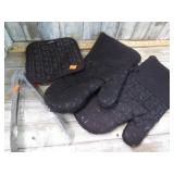 OVEN MITS, POT HOLDER