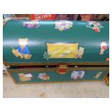 SANTA MUSICAL TOY CHEST